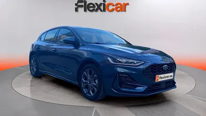 Używany Ford Focus ST-Line 125 KM (91 kW) 2023 Niebieski Sedan/Limuzyna