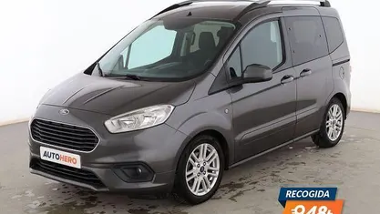 Usado Ford Tourneo Courier Titanium 100 CV (73 kW) 2018 Gris Monovolumen