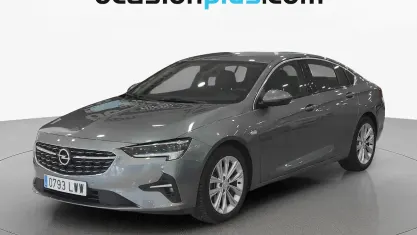 Używany Opel Insignia Business Elegance 170 KM (125 kW) 2022 Brązowy Sedan/Limuzyna