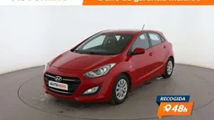 Rojo Usado 2015 Hyundai i30 Berlina | 8999 € (Precio justo)