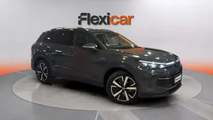 Käytetty VW Tiguan 150 HP (110 kW) 2024 Harmaa Katumaasturi