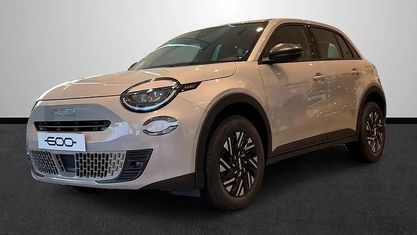Neu Fiat 600E Pop 114 kW (156 PS) 2026 Beige