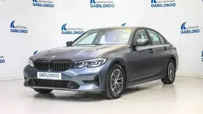 Usado BMW 318 Comfort Edition 150 CV (110 kW) 2021 Gris / plata Berlina