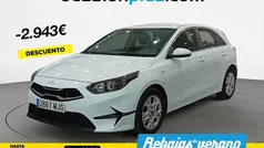 Blanco Usado 2023 Kia Ceed Berlina | 17.490 € (Precio justo)