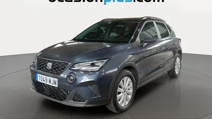 Usado Seat Arona Style 110 HP (80 kW) 2023 Cinzento SUV