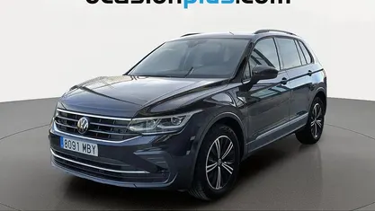 Usado VW Tiguan Life 150 CV (110 kW) 2022 Negro SUV