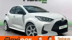 Blanco Usado 2023 Toyota Yaris Hybrid Style Berlina | 20.590 € (Precio justo)