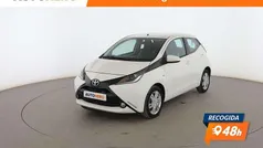 Usado 2015 Toyota Aygo X-play Utilitario | 9899 € (Precio justo)