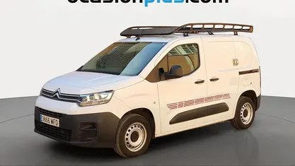 Käytetty Citroën Berlingo 102 HP (75 kW) 2023 Valkoinen Tila-auto