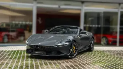 Nuevo Ferrari Roma 620 CV (456 kW) 2026 Gris metalizado