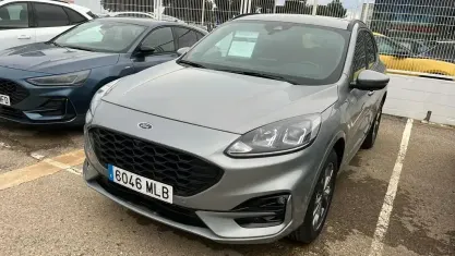 Usado Ford Kuga ST-Line 225 CV (165 kW) 2023 Gris SUV