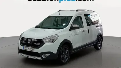 Usado Dacia Dokker Stepway 90 CV (66 kW) 2017 Blanco Monovolumen
