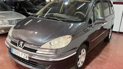 Usado Peugeot 807 Premium 136 CV (100 kW) 2008 Gris / plata Monovolumen