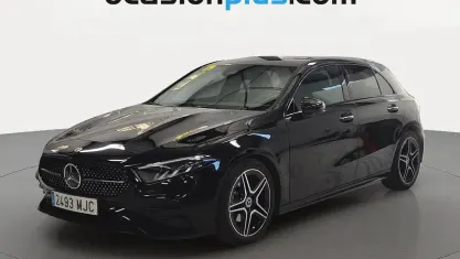 Usado Mercedes A180 AMG 136 CV (100 kW) 2023 Negro Utilitario
