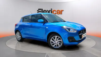Usado Suzuki Swift 83 CV (61 kW) 2021 Azul Utilitario