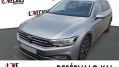 Gris Usado 2022 VW Passat Executive Familiar | 24.900 € (Caro)