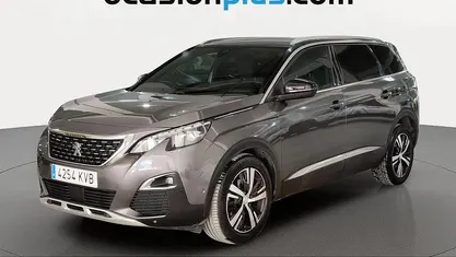 Usado Peugeot 5008 GT-line 181 CV (133 kW) 2019 Gris plata SUV