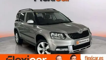 Usado Skoda Yeti Active 105 CV (77 kW) 2015 Gris SUV