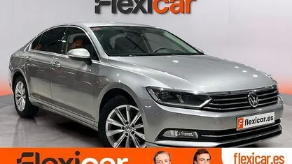 Usado VW Passat Advance 150 CV (110 kW) 2017 Gris Berlina