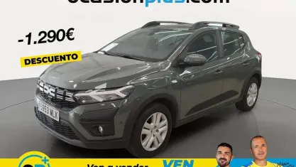 Usado Dacia Sandero Expression 101 CV (74 kW) 2023 Verde Utilitario