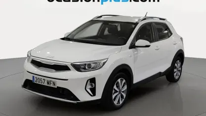 Usado Kia Stonic 101 CV (74 kW) 2023 Blanco SUV