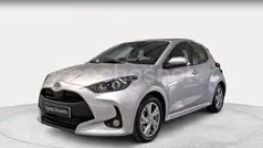 Usado 2024 Toyota Yaris Hybrid Active Berlina | 21.900 € (Precio justo)