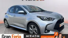 Gris Usado 2024 Toyota Yaris Hybrid Active | 20.490 € (Buen precio)