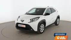 Usado 2024 Toyota Aygo Play Utilitario | 14.399 € (Precio justo)