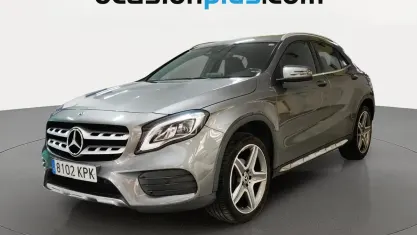 Usado Mercedes GLA180 AMG 122 CV (89 kW) 2018 Gris SUV
