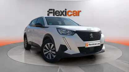 Usado Peugeot 2008 Active 110 CV (80 kW) 2022 Blanco SUV