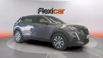 Usado Peugeot 2008 Active 110 CV (80 kW) 2021 Gris SUV