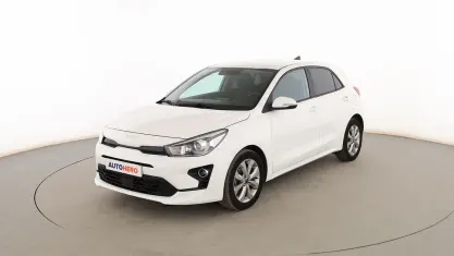Usado Kia Rio 101 CV (74 kW) 2022 Blanco Berlina