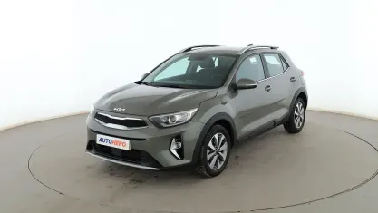 Usado Kia Stonic 84 CV (61 kW) 2022 Gris SUV