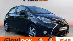 Negro Usado 2016 Toyota Yaris Hybrid Advance Berlina | 12.790 € (Precio justo)