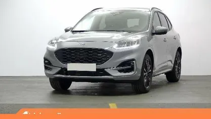 Gris Usado 2023 Ford Kuga ST-Line X SUV | 38.900 €