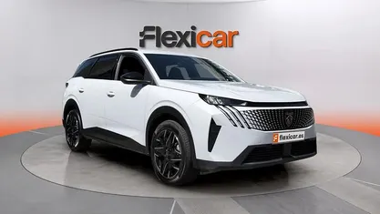 Käytetty Peugeot 5008 Allure 145 HP (106 kW) 2025 Valkoinen Katumaasturi