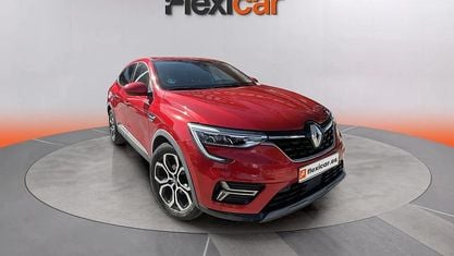 Begagnad Renault Arkana Equilibre 141 HK (103 kW) 2022 Röd SUV