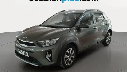 Usado Kia Stonic 101 CV (74 kW) 2022 Verde SUV