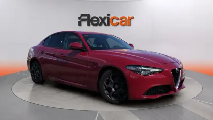 Usado Alfa Romeo Giulia 136 CV (100 kW) 2017 Granate Berlina
