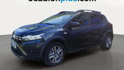 Usado Dacia Sandero Essentiel 101 CV (74 kW) 2023 Gris Utilitario