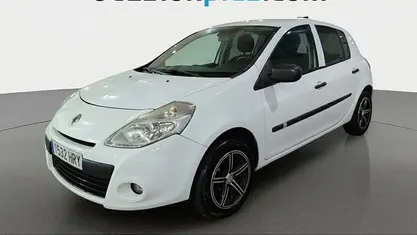 Blanco Usado 2013 Renault Clio III Collection Utilitario | 6099 €