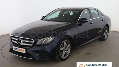 Usado Mercedes E220 AMG line 196 CV (144 kW) 2019 Azul Berlina