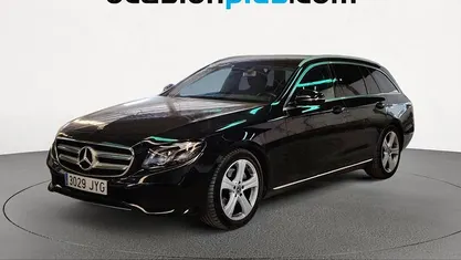 Usado Mercedes E220 194 CV (142 kW) 2017 Negro Familiar