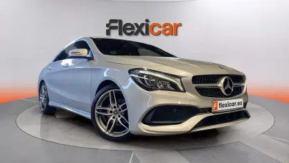 Usado Mercedes CLA180 122 CV (89 kW) 2018 Gris Coupe