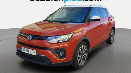 Rojo Usado 2020 Ssangyong (KGM) Tivoli Limited SUV | 14.046 € (Precio justo)
