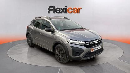 Usado Dacia Sandero Essentiel 91 CV (66 kW) 2024 Gris Berlina
