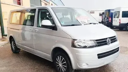 Usado VW Caravelle Comfortline 140 CV (102 kW) 2012 Gris Monovolumen