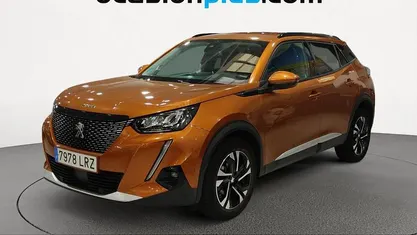 Usado Peugeot 2008 Allure 131 CV (96 kW) 2021 Naranja SUV