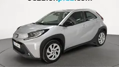 Gris Usado 2024 Toyota Aygo Play Utilitario | 13.900 € (Precio justo)