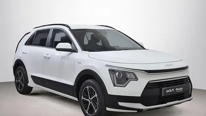 Blanco Usado 2025 Kia Niro SUV | 27.490 € (Precio justo)